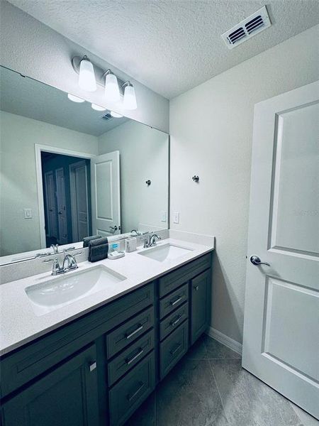 Furnished interior view inside a new home in , Clermont (Image 23).