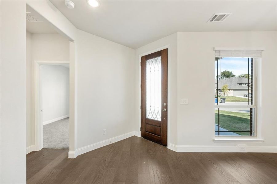 Spacious, unfurnished interior of a new home in Liberty, Melissa (Image 37).