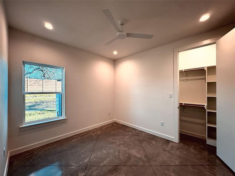 Spacious, unfurnished interior of a new home in , Paradise (Image 18).