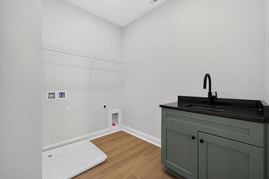Spacious, unfurnished interior of a new home in The Preserve at Killian Hill, Lilburn (Image 18).