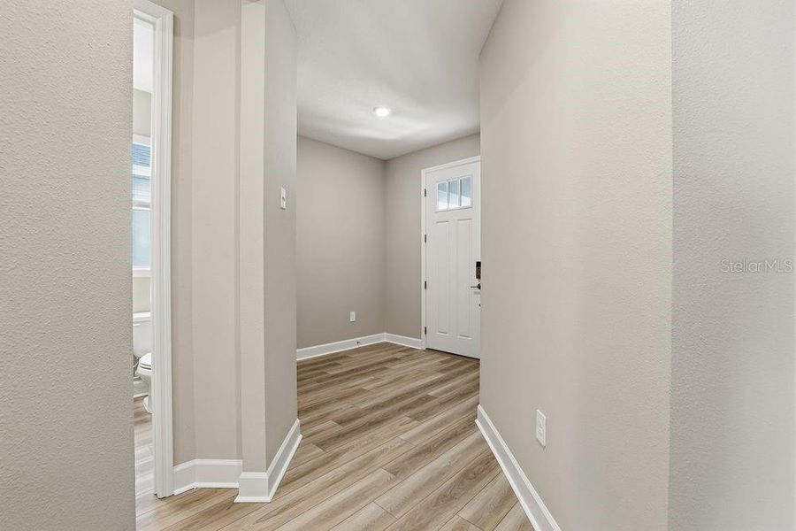 Spacious, unfurnished interior of a new home in Indigo Creek, Apollo Beach (Image 23).