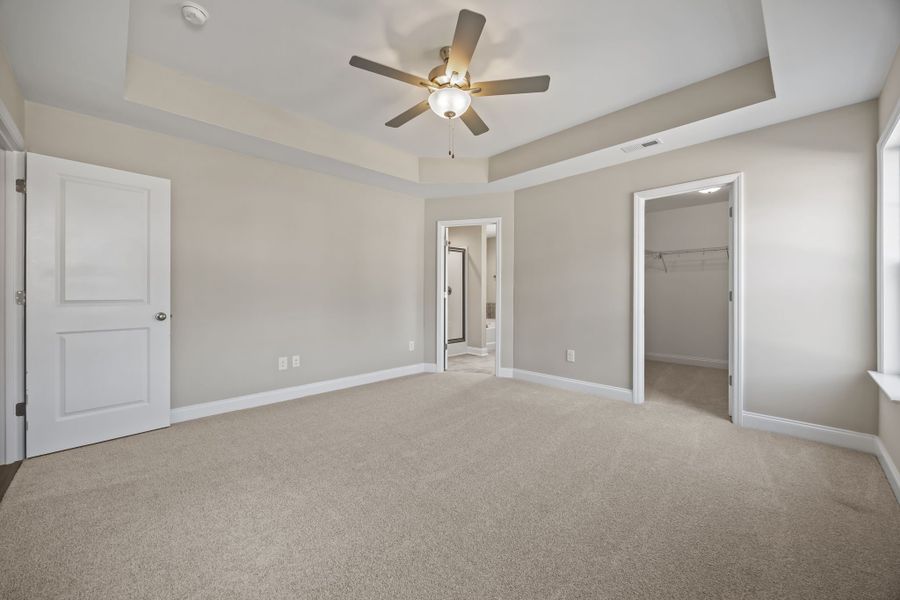 Spacious, unfurnished interior of a new home in Davenport Farms, Winterville (Image 30).