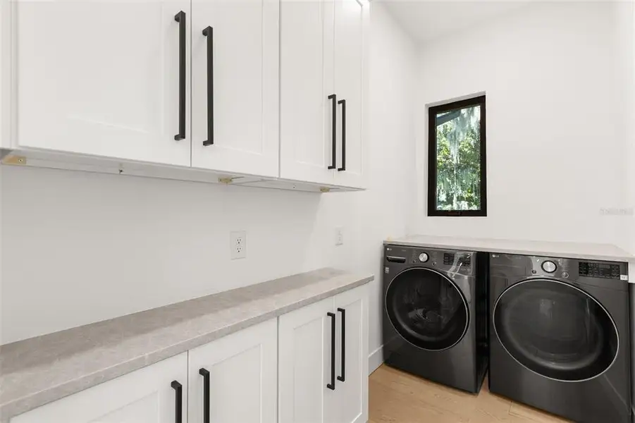 Furnished interior view inside a new home in , Windermere (Image 32).