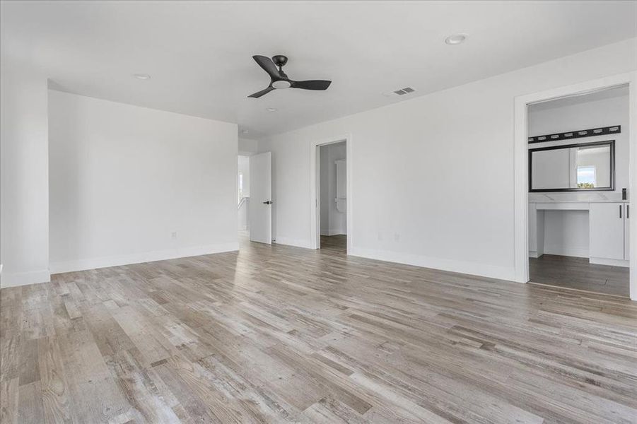 Spacious, unfurnished interior of a new home in , Dallas (Image 22).