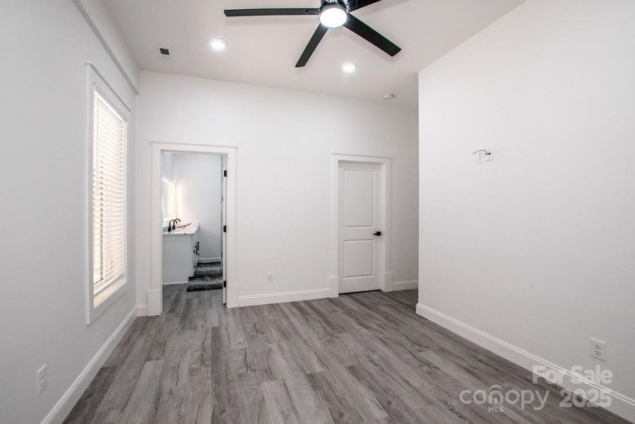 Spacious, unfurnished interior of a new home in , Catawba (Image 17).