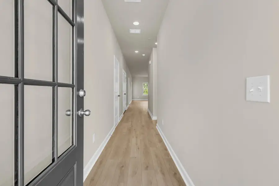 Similar Palmetto floorplan with Serene Collection. Features and finishes vary.