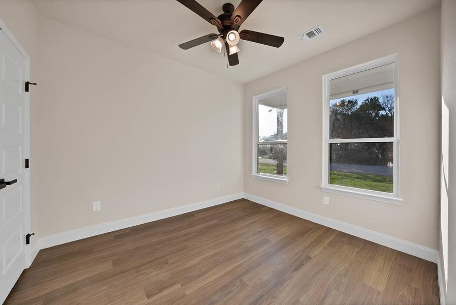 Spacious, unfurnished interior of a new home in , Granbury (Image 12).