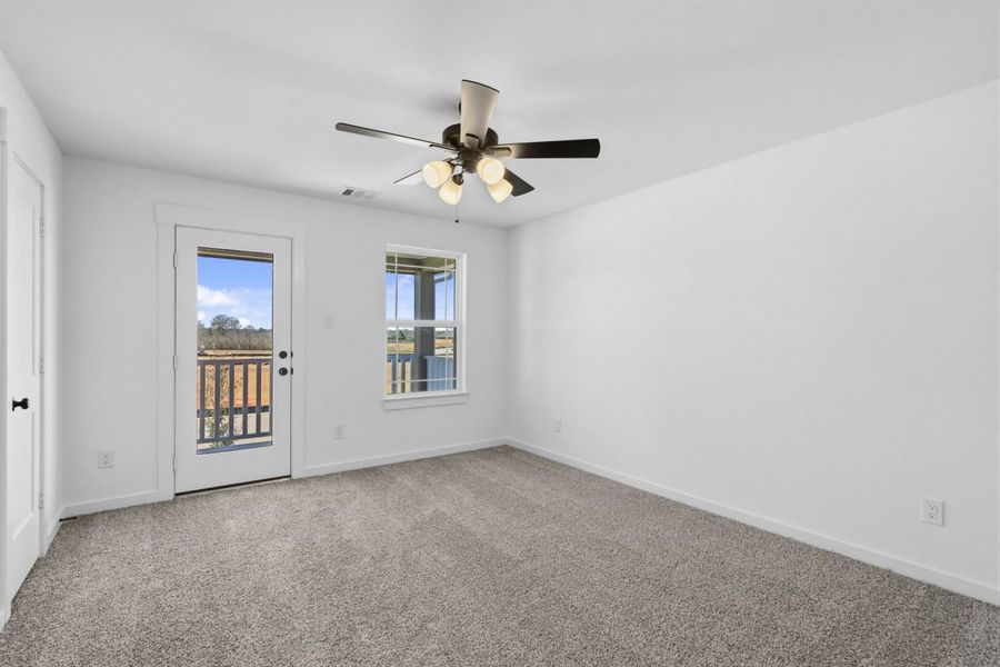 Spacious, unfurnished interior of a new home in Hunters Crossing, Sealy (Image 17).