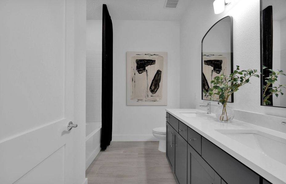 Merlot Grand | Secondary Bathroom Merlot Grand | Secondary Bathroom