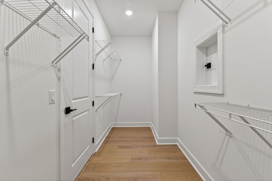 Spacious, unfurnished interior of a new home in Hendrix Reserve, Lake Worth (Image 33).