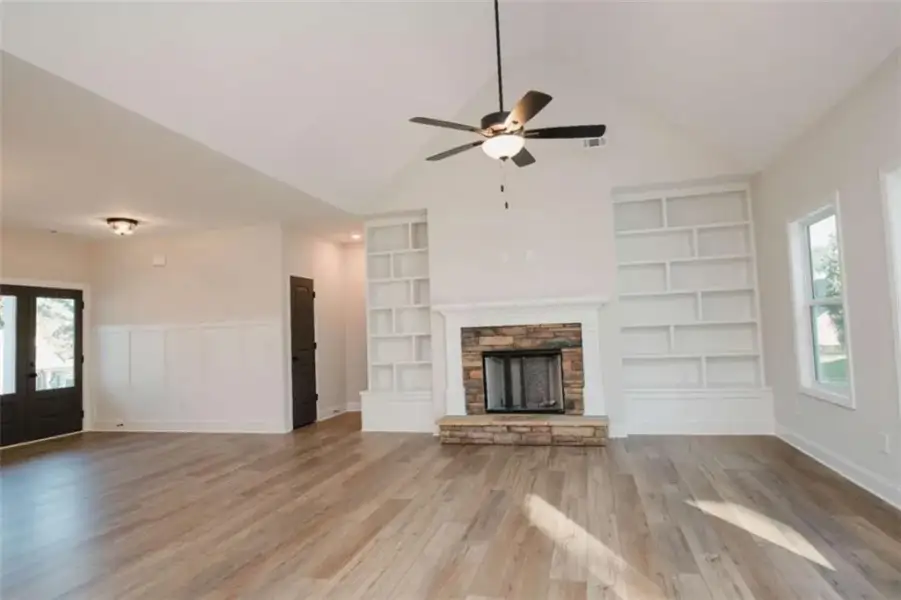 Spacious, unfurnished interior of a new home in , Douglasville (Image 34).