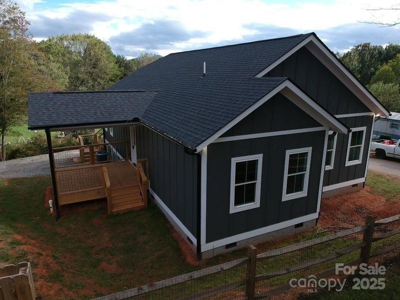 Image 18 of a home in .