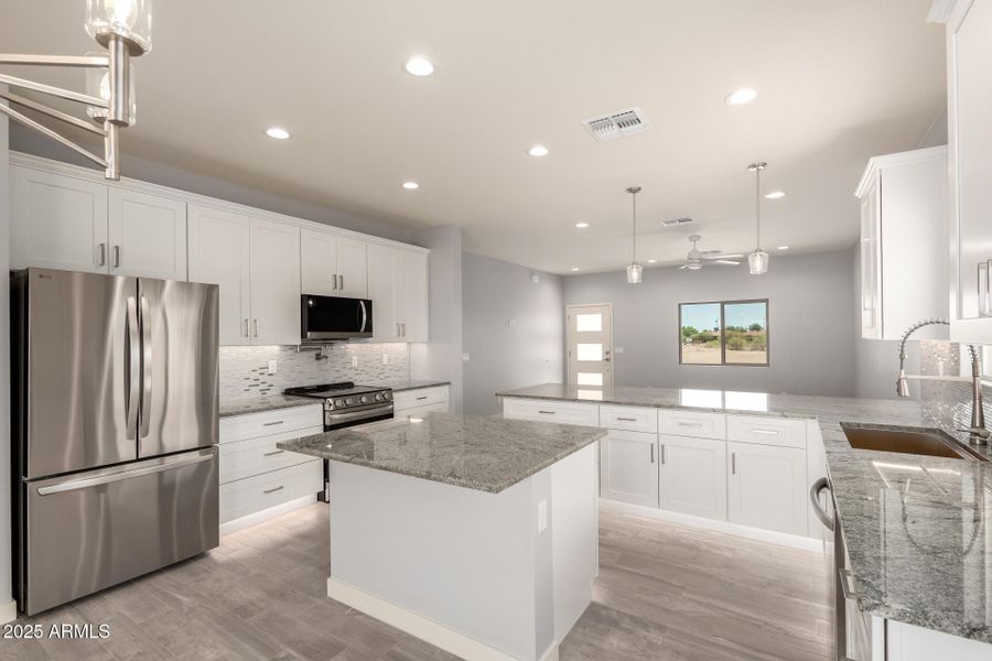 13 - Center 32210 13 - Center 32210