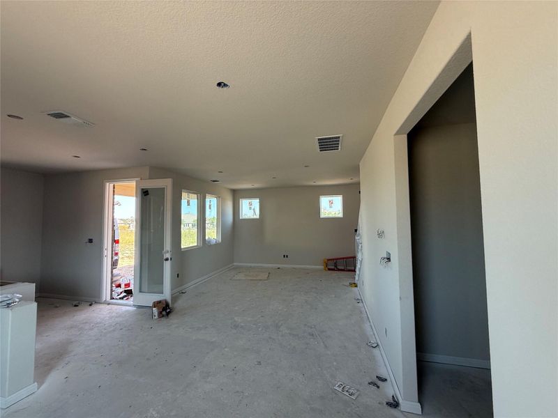 Spacious, unfurnished interior of a new home in The Cottages at La Cima, San Marcos (Image 23). Spacious, unfurnished interior of a new home in The Cottages at La Cima, San Marcos (Image 23).