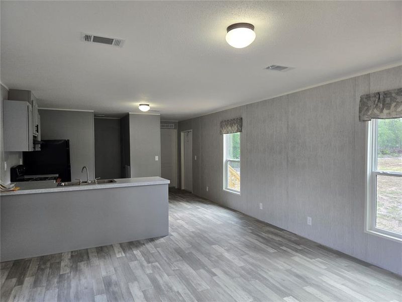 Spacious, unfurnished interior of a new home in , Bronson (Image 11).