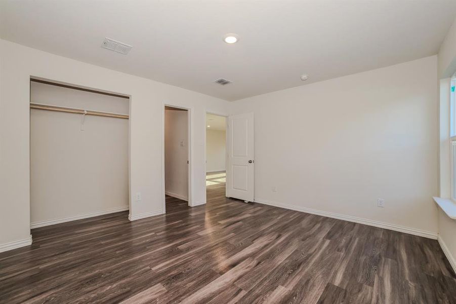 Spacious, unfurnished interior of a new home in , Waco (Image 16). Spacious, unfurnished interior of a new home in , Waco (Image 16).