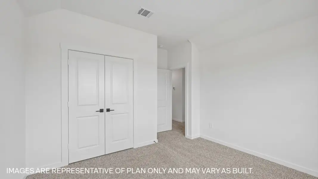 Spacious, unfurnished interior of a new home in The Enclave at Bar W Ranch, Leander (Image 31).