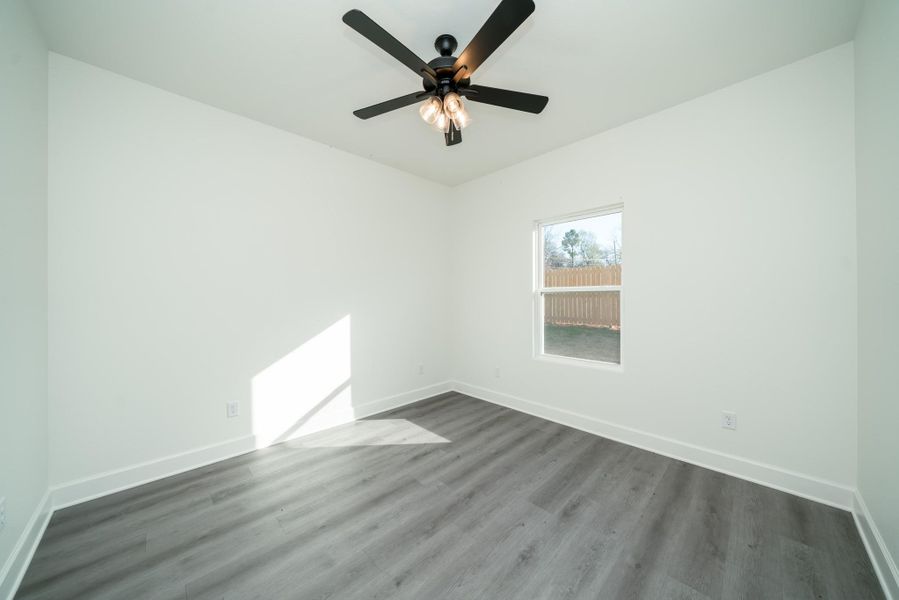 Spacious, unfurnished interior of a new home in , Kilgore (Image 12).
