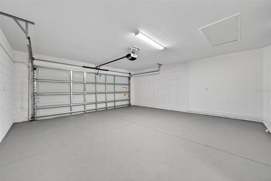 Spacious, unfurnished interior of a new home in , Eustis (Image 47).