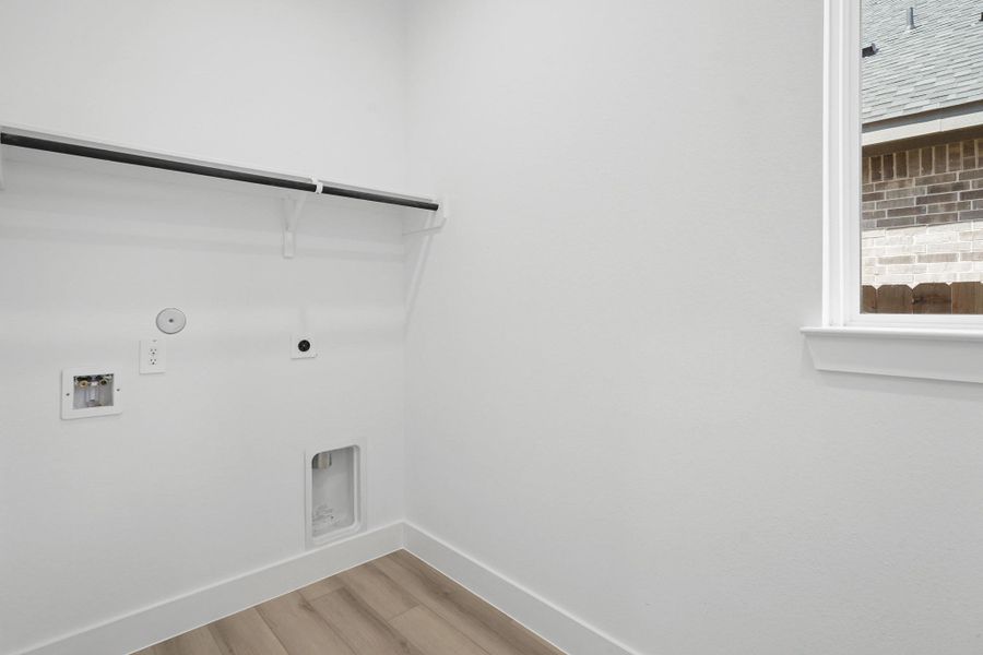 Spacious, unfurnished interior of a new home in Mill Creek Estates, Magnolia (Image 19).