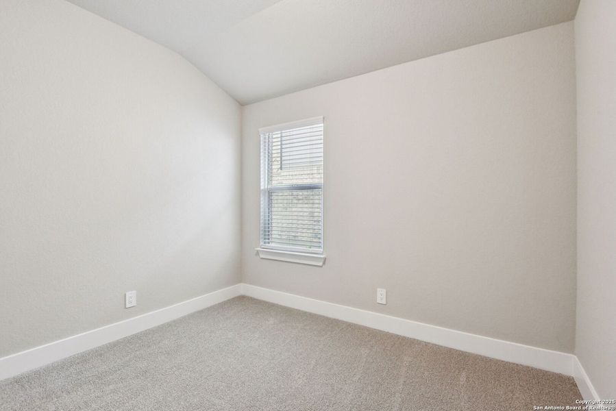 Spacious, unfurnished interior of a new home in Carmel Ranch, Schertz (Image 31).