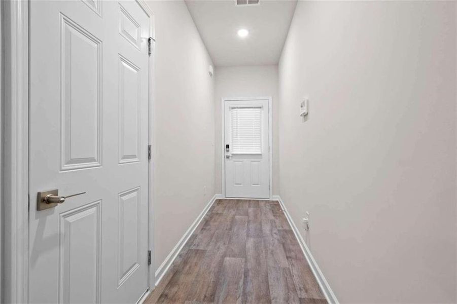 Spacious, unfurnished interior of a new home in Parkway James, Snellville (Image 11).