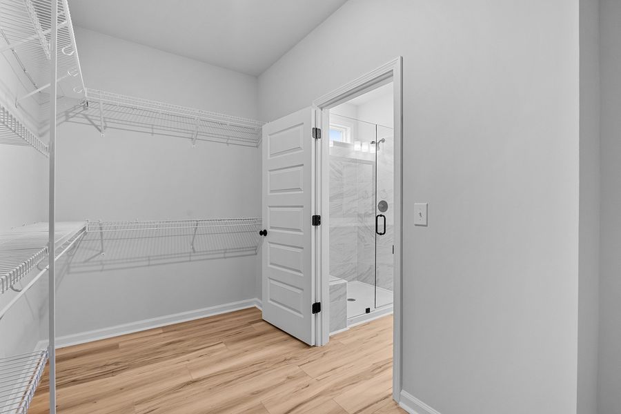 Spacious, unfurnished interior of a new home in Fieldstone, Lexington (Image 39).