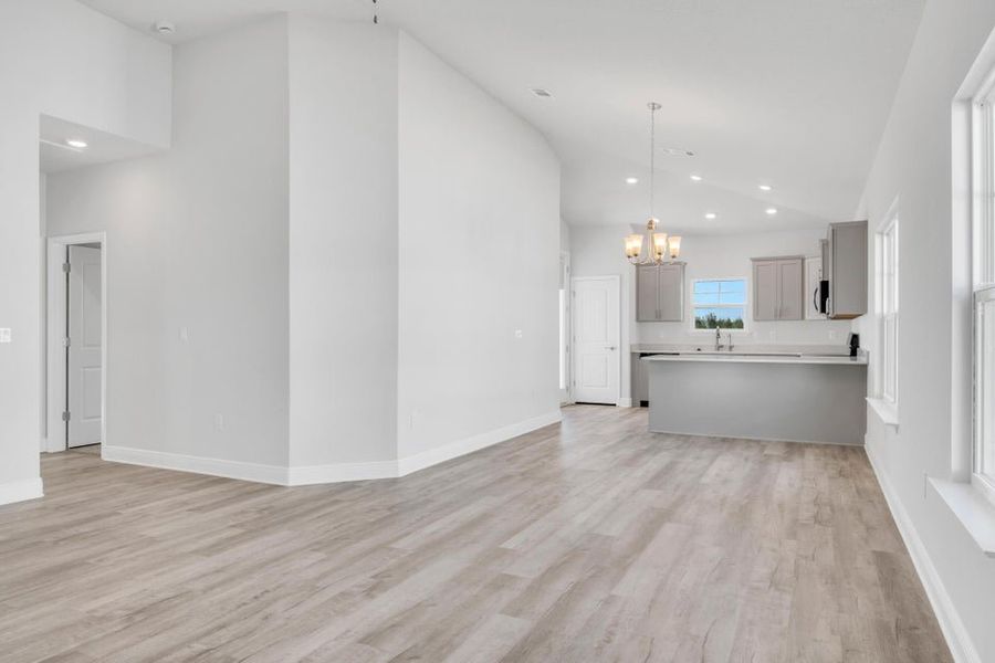 Spacious, unfurnished interior of a new home in The Bluffs at Lafayette, Freeport (Image 11).