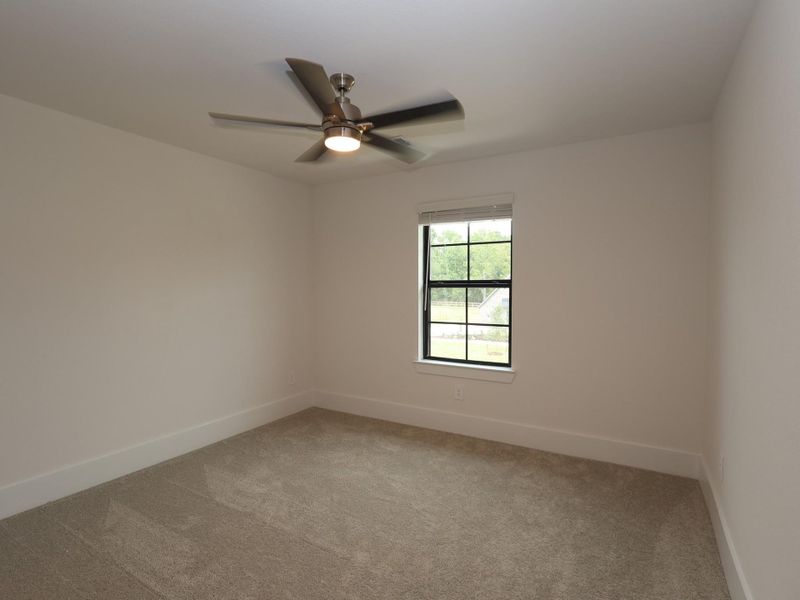 Spacious, unfurnished interior of a new home in Lone Star Landing, Montgomery (Image 19).