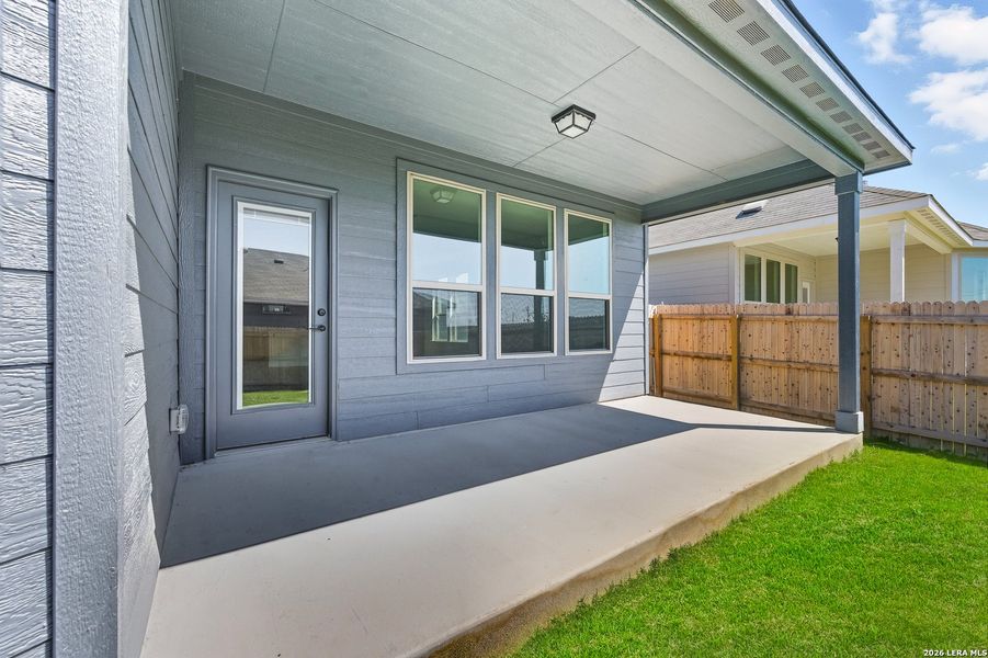 Exterior details and patio area of a home in Lily Springs, Seguin (Image 17).