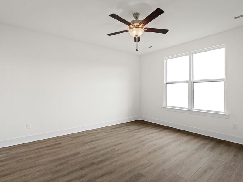 Spacious, unfurnished interior of a new home in Benders Cove, Mount Juliet (Image 32).