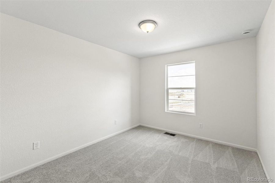 Spacious, unfurnished interior of a new home in , Aurora (Image 30).