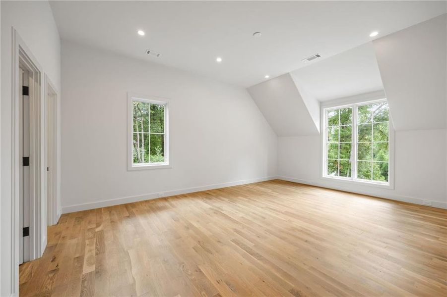 Spacious, unfurnished interior of a new home in , Atlanta (Image 17).