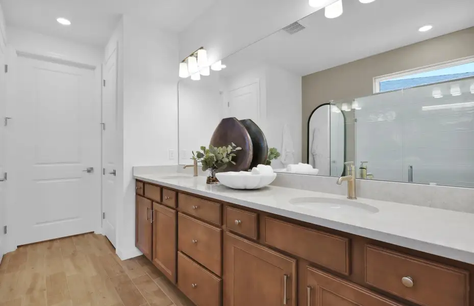 Furnished interior view inside a new home in Del Webb Saint Johns, St. Johns (Image 14).