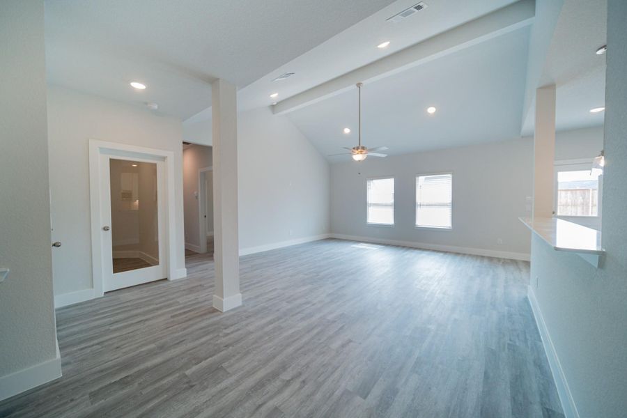Spacious, unfurnished interior of a new home in , Conroe (Image 10). Spacious, unfurnished interior of a new home in , Conroe (Image 10).