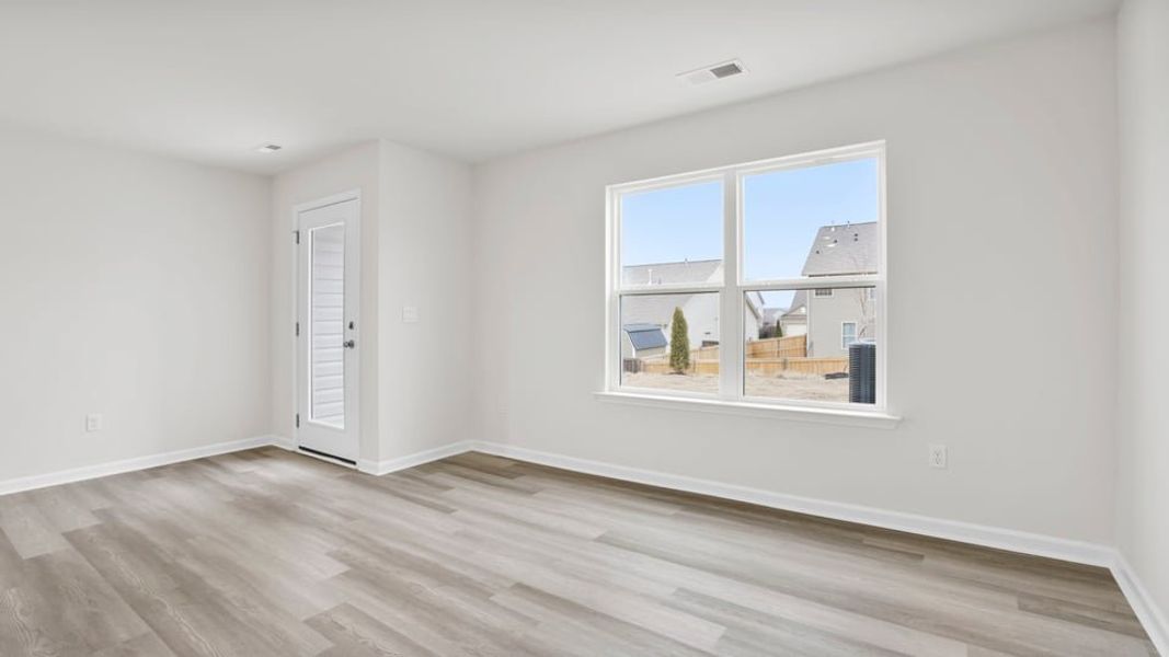 Spacious, unfurnished interior of a new home in Covington Village, Greer (Image 18).