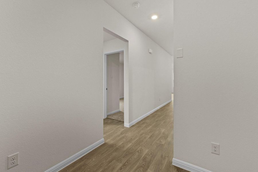 Spacious, unfurnished interior of a new home in Trace, San Marcos (Image 11).