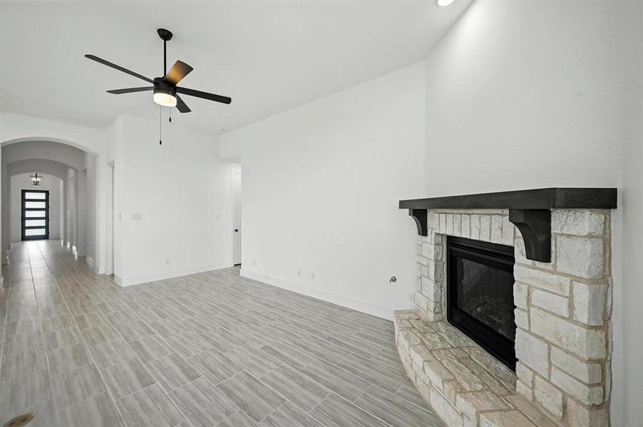 Spacious, unfurnished interior of a new home in Wellington: 50ft. lots, Haslet (Image 16).