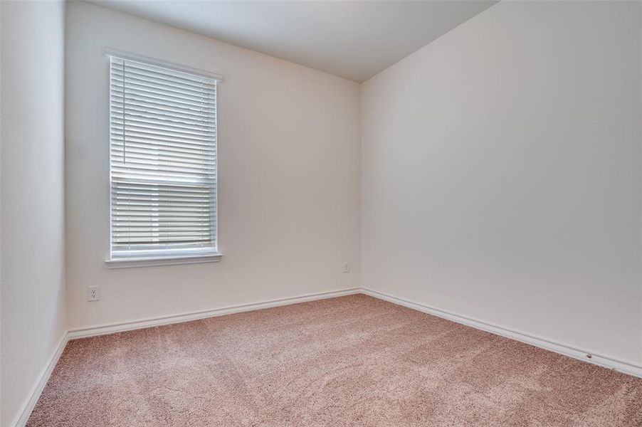 Spacious, unfurnished interior of a new home in Cottonwood Creek, Seagoville (Image 21). Spacious, unfurnished interior of a new home in Cottonwood Creek, Seagoville (Image 21).