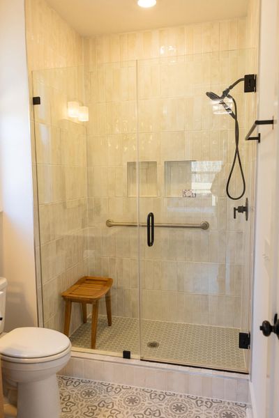 Furnished interior view inside a new home in , Ravenel (Image 53).