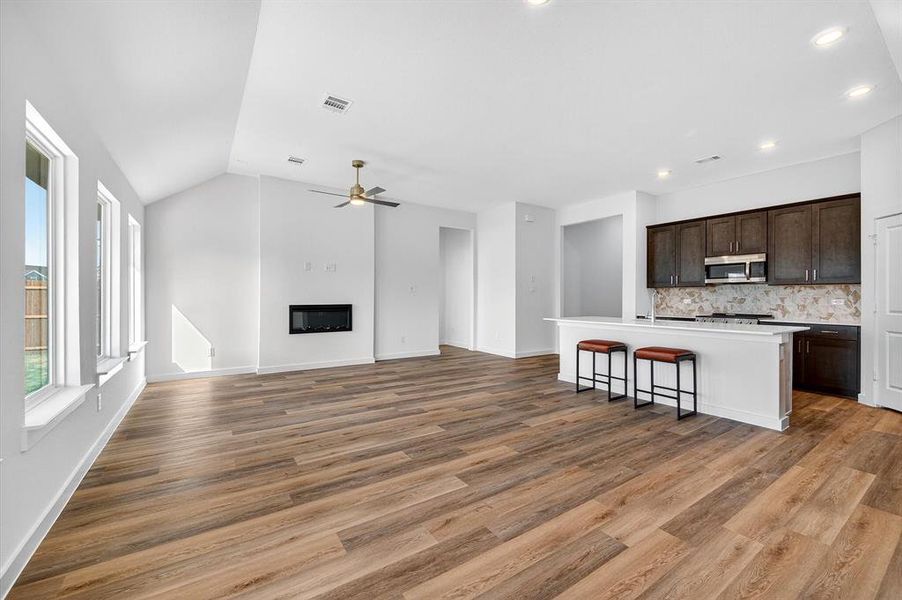 Spacious, unfurnished interior of a new home in Hickory Hill, Sherman (Image 28). Spacious, unfurnished interior of a new home in Hickory Hill, Sherman (Image 28).