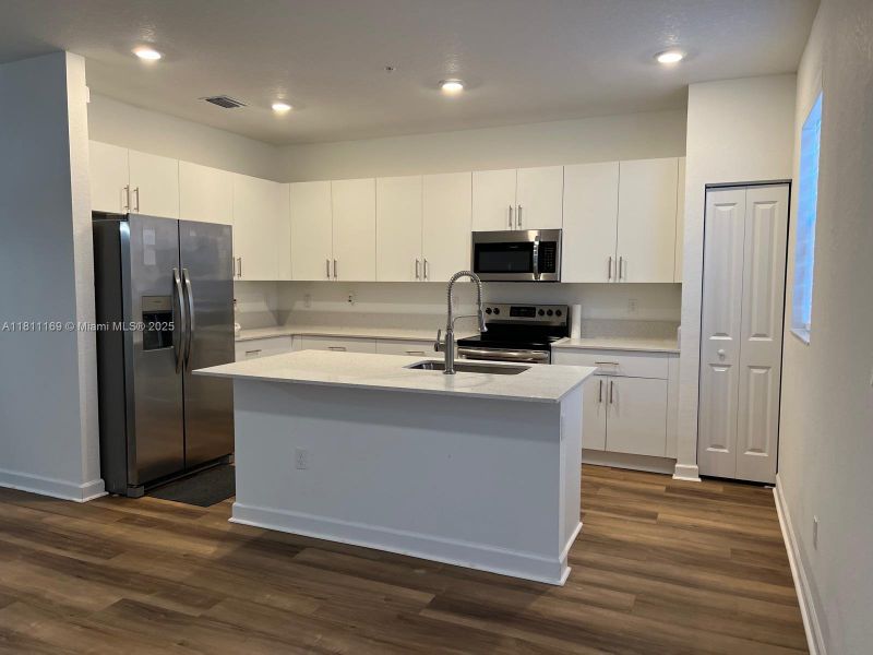 Furnished interior view inside a new home in , Pembroke Pines (Image 10).