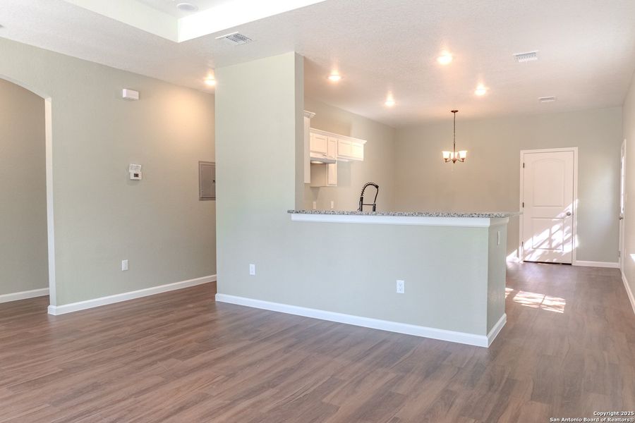 Spacious, unfurnished interior of a new home in , San Antonio (Image 12).