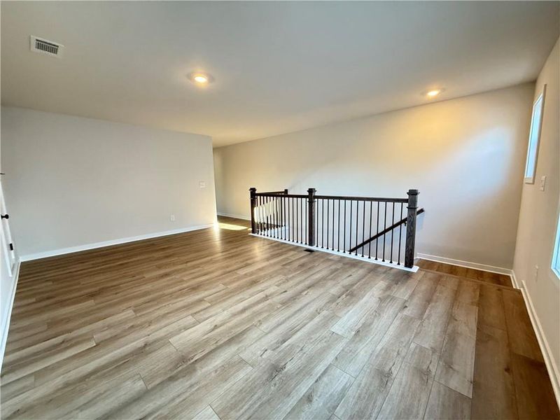 Spacious, unfurnished interior of a new home in Ponderosa Farms Manor, Gainesville (Image 37).