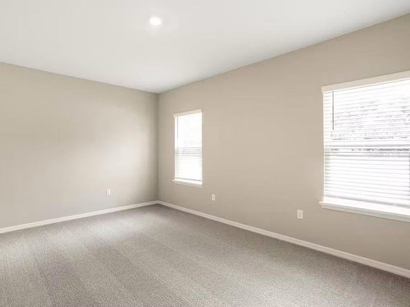 Spacious, unfurnished interior of a new home in Falls of Ocala, Ocala (Image 10).