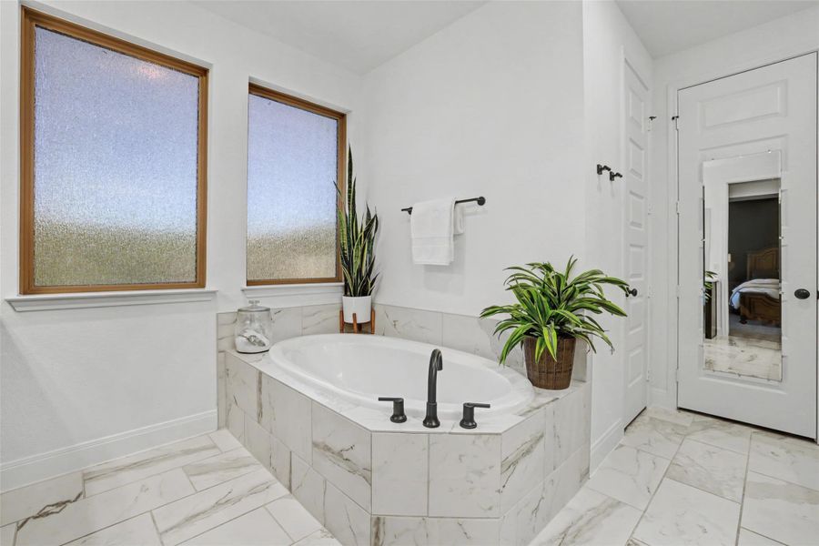 Fantastic soaking tub