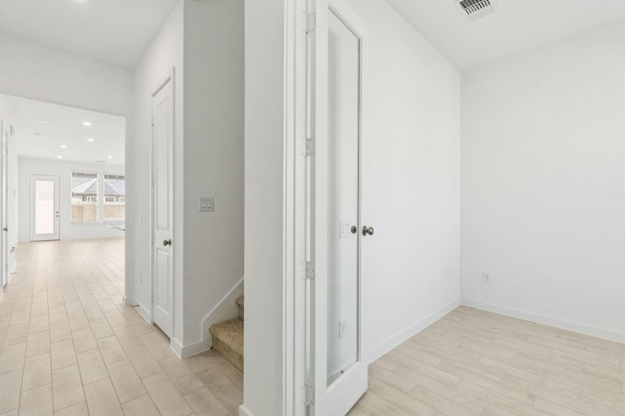 Spacious, unfurnished interior of a new home in Windcress, Baytown (Image 30).