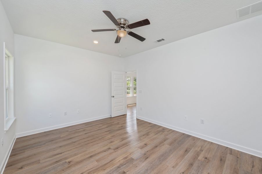 Representative unfurnished interior of a home built from the Franklin by CJL Homes in Blossom Grove, Crestview (Image 23).