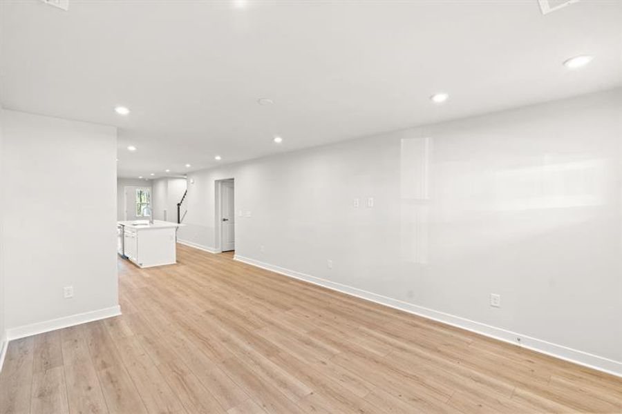 Spacious, unfurnished interior of a new home in Course Club at Prince Creek, Murrells Inlet (Image 12).