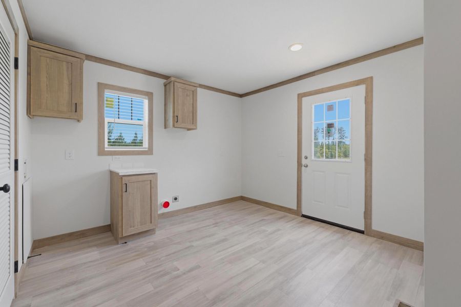 Spacious, unfurnished interior of a new home in , Cross (Image 19).